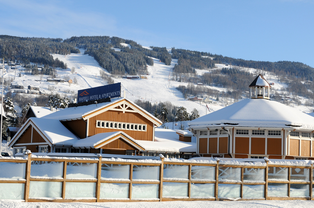 I dalen ved Hafjell ligger Hafjell hotell med kort afstand til "det hele"  Hafjell Hotell giver  en autentisk og rustik oplevelse i hyggelige rammer
