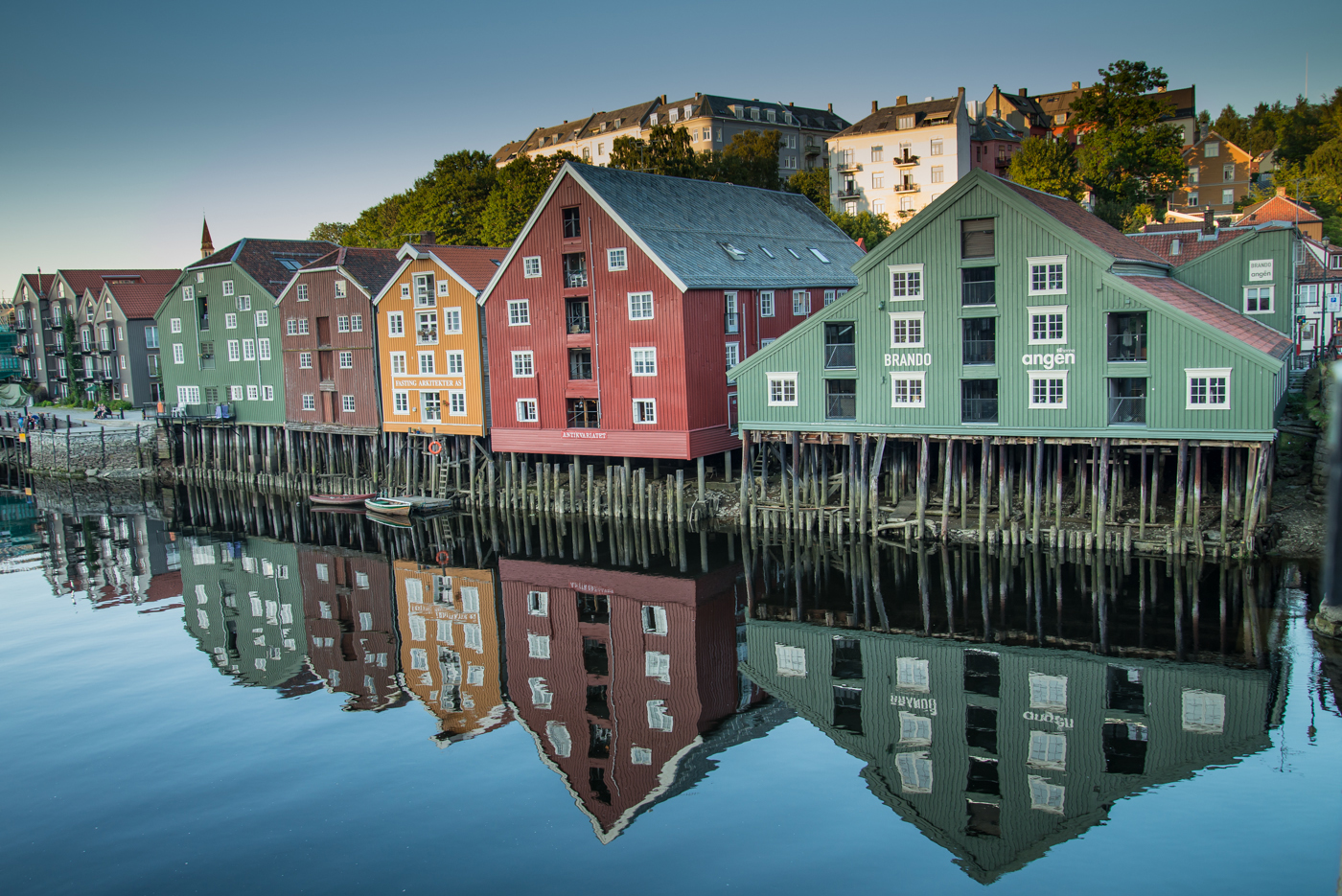 trondheim pakhuse ved vandkanten