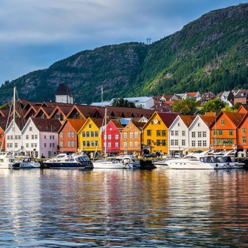 Bergen bryggen, byferie, Hurtigruten