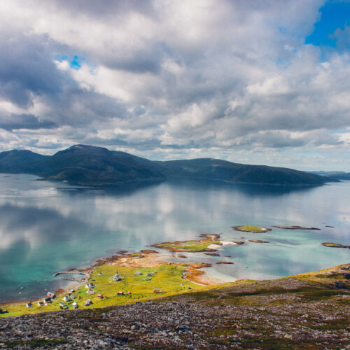 Vandring i det arktiske landskab ved Tromsø