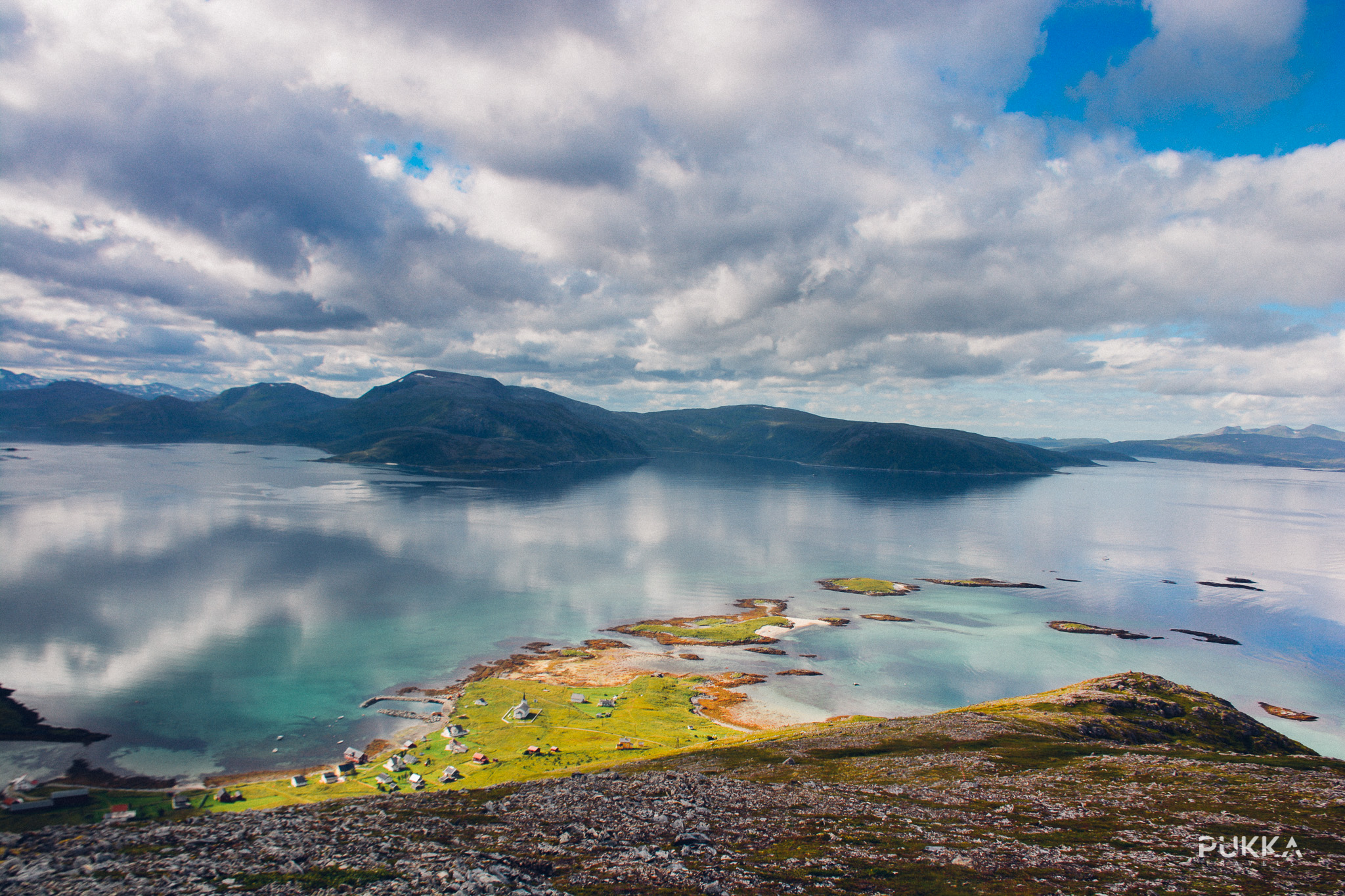 Vandring i det arktiske landskab ved Tromsø