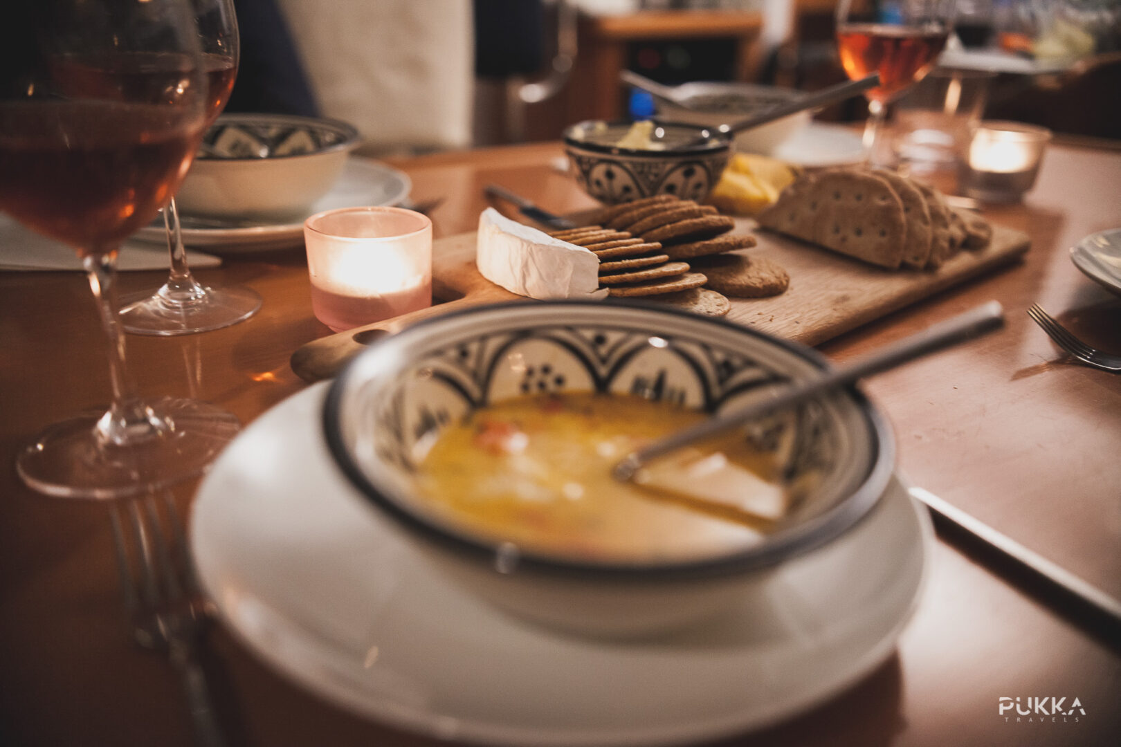 Fiskesuppe til frokost på¨Arktisk safari med fiskeri