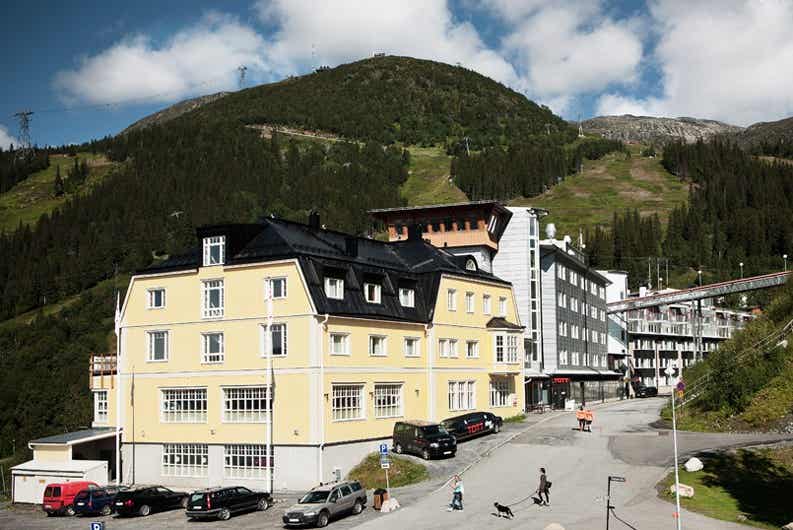Tott Apartments