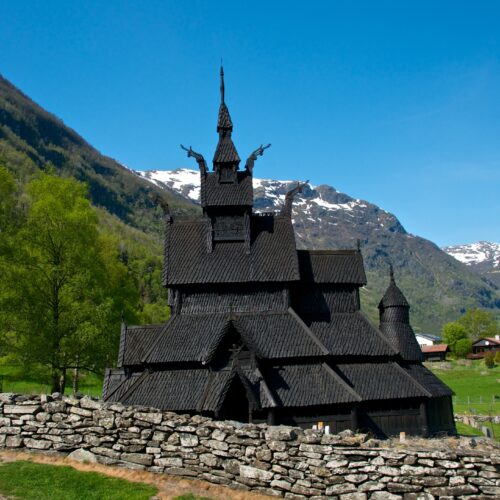 Borgund stavkirke i Valdres. Sommer i Norge