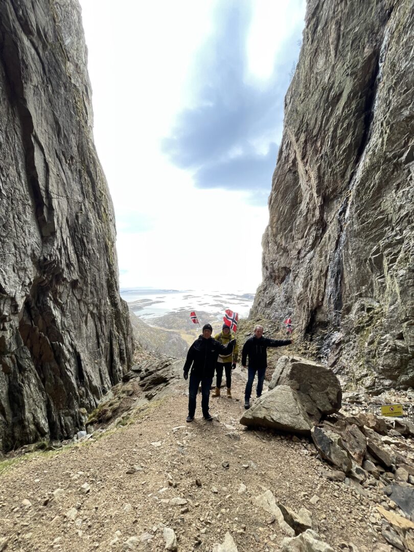 Vandretur til Torghatten-fjeldet